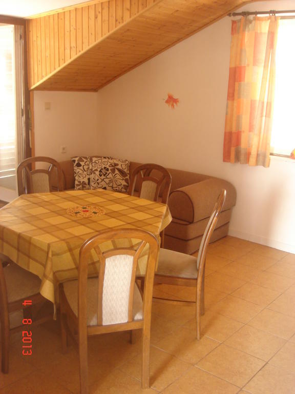 Apartments Renata Primosten Phòng bức ảnh