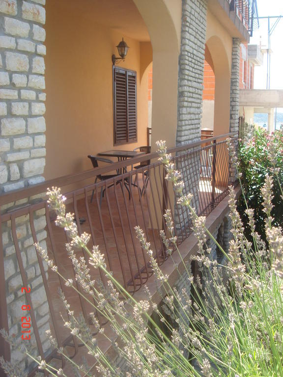 Apartments Renata Primosten Ngoại thất bức ảnh