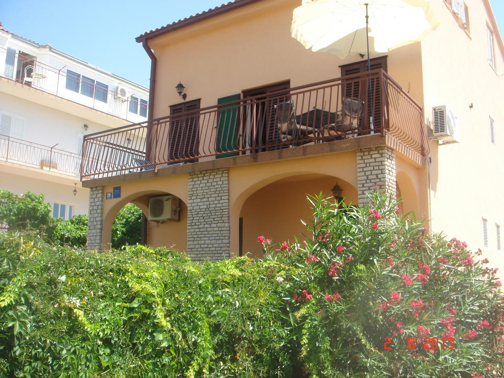 Apartments Renata Primosten Ngoại thất bức ảnh